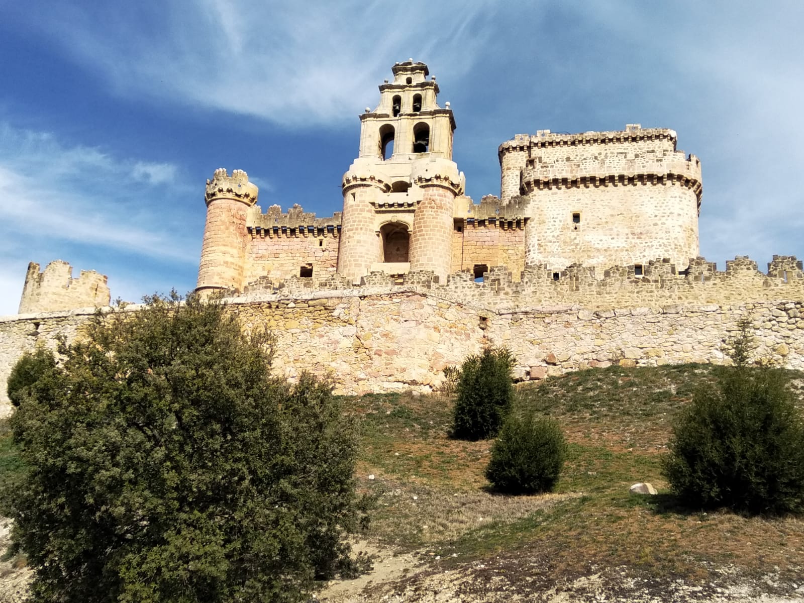 Turégano. Castillo e iglesia de San Miguel. Foto del autor, marzo 2022