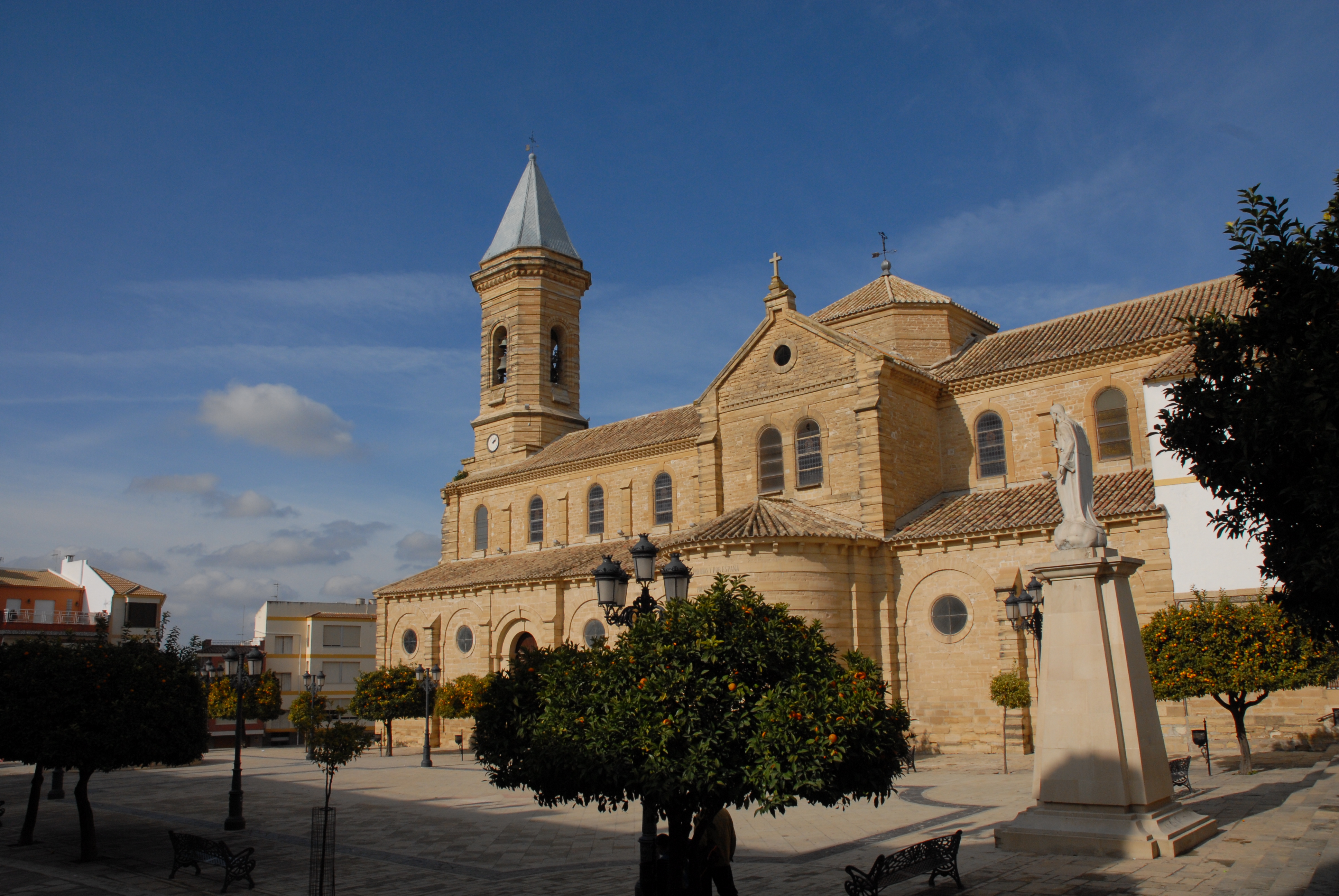 Iglesia parroquial de Nuestra Señora de la Asunción (Porcuna).  Wikicommons. De Alberto Barrionuevo - Trabajo propio, CC BY-SA 3.0, https://commons.wikimedia.org/w/index.php?curid=10898535