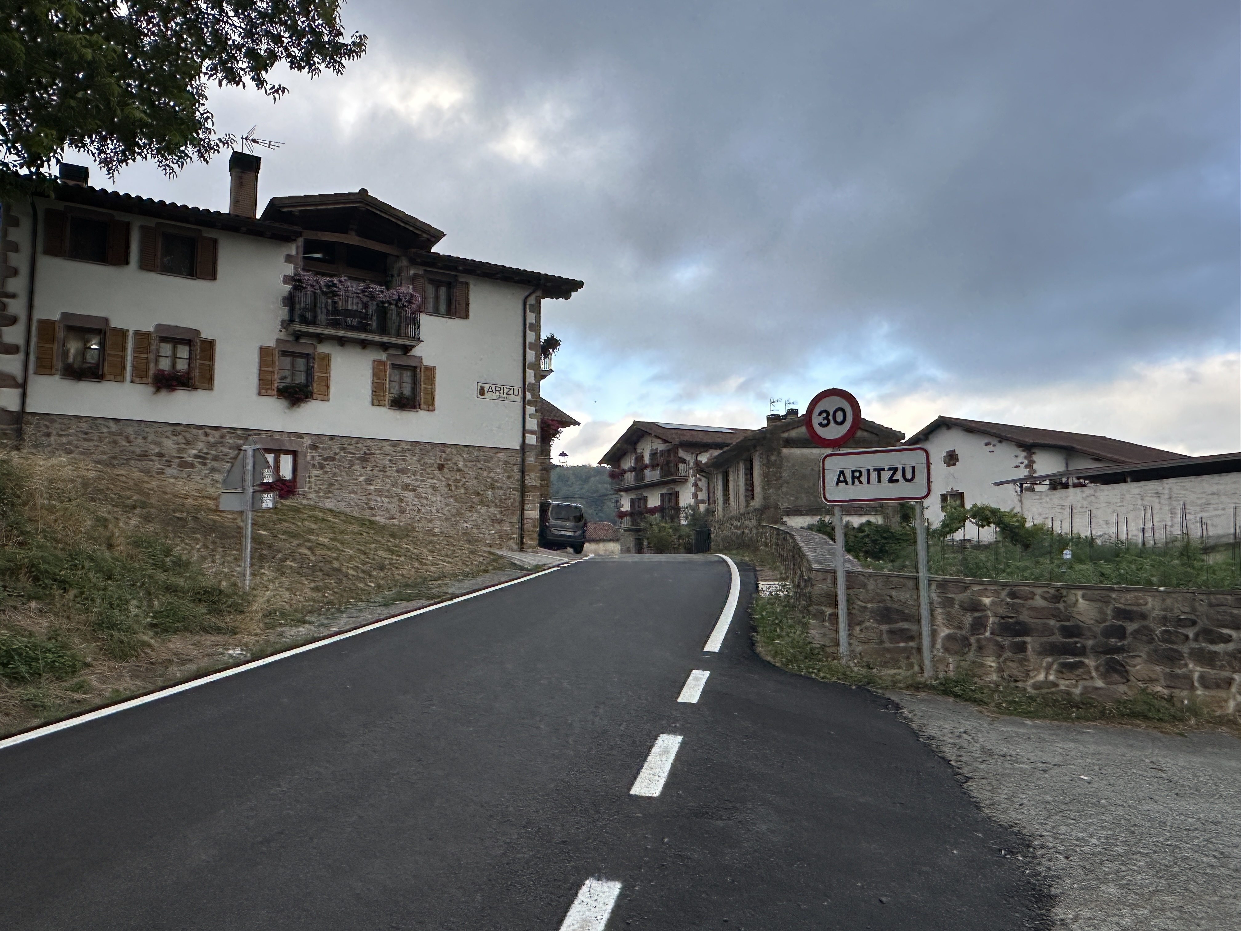 Aritzuko sarrera. Patxi Salaberriren argazkia.