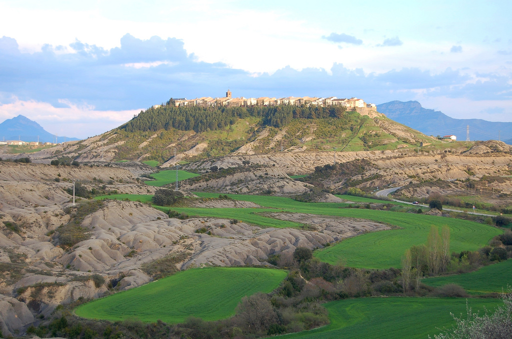 Vista panorámica de Berdún (Fuente: De Andrew Gould. https://commons.wikimedia.org).