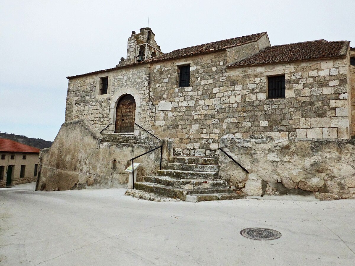  Iglesia románica de la Vera Cruz o Invención de la Cruz en la localidad segoviana de Cuevas de Provanco. Fue restaurada en 1991.  Nicolás Pérez, CC BY-SA 3.0 <https://creativecommons.org/licenses/by-sa/3.0>, via Wikimedia Commons