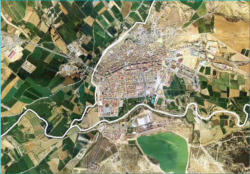Ejea de los Caballeros en la confluencia de los dos brazos del río Arba