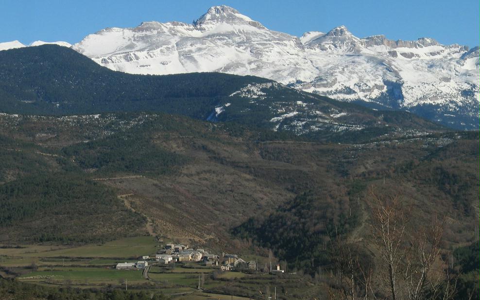 Esposa, en el valle de Aísa, junto al río Estarrún (fuente: https://es.wikipedia.org/wiki/Esposa_(Huesca)).