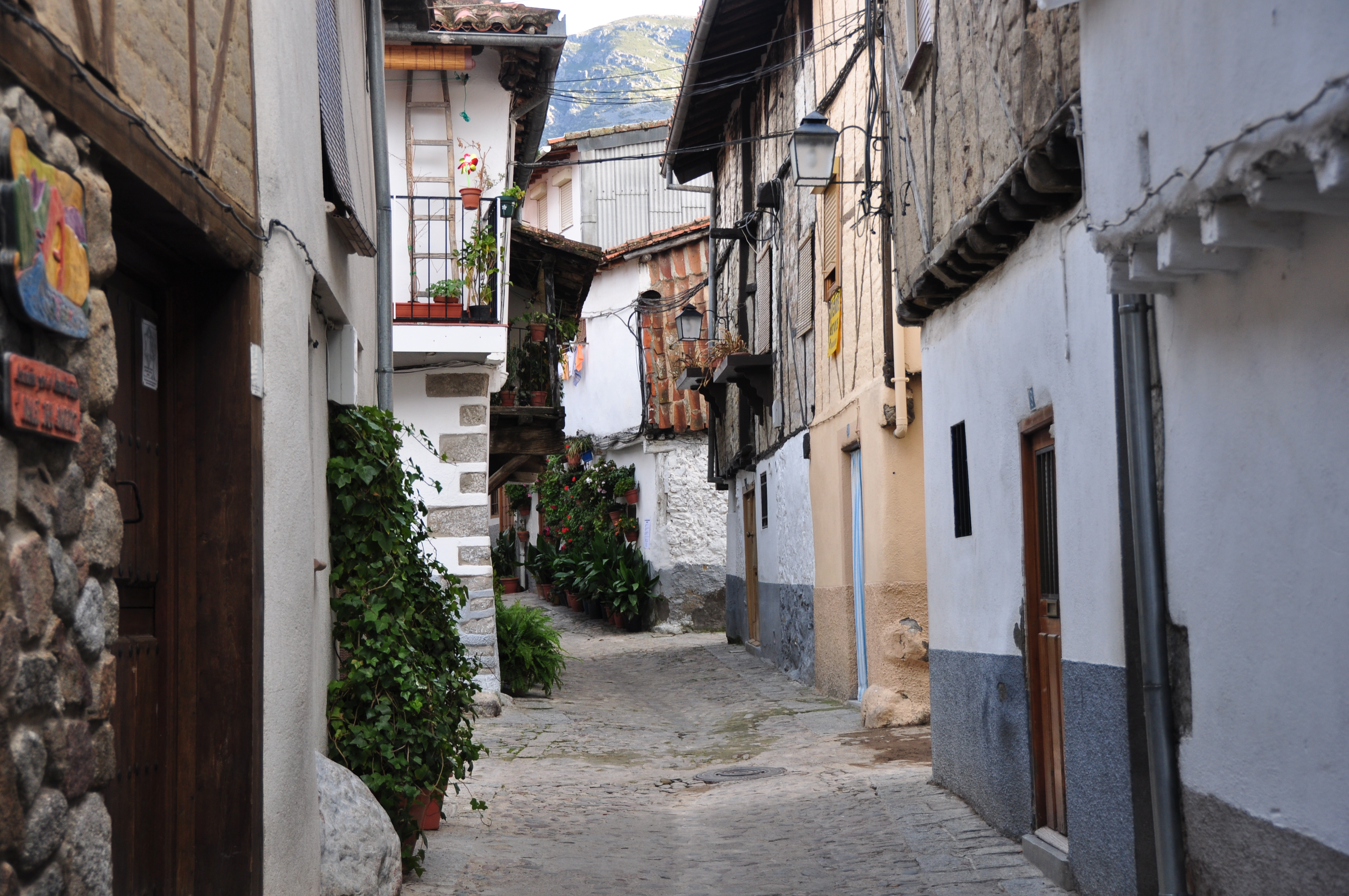 Detalle del barrio judío de Hervás. Foto de Jesús Castillo (CC-BY-SA-3.0-ES - https://commons.wikimedia.org/wiki/File:Herv%C3%A1s,_Barrio_Jud%C3%ADo-5.JPG)