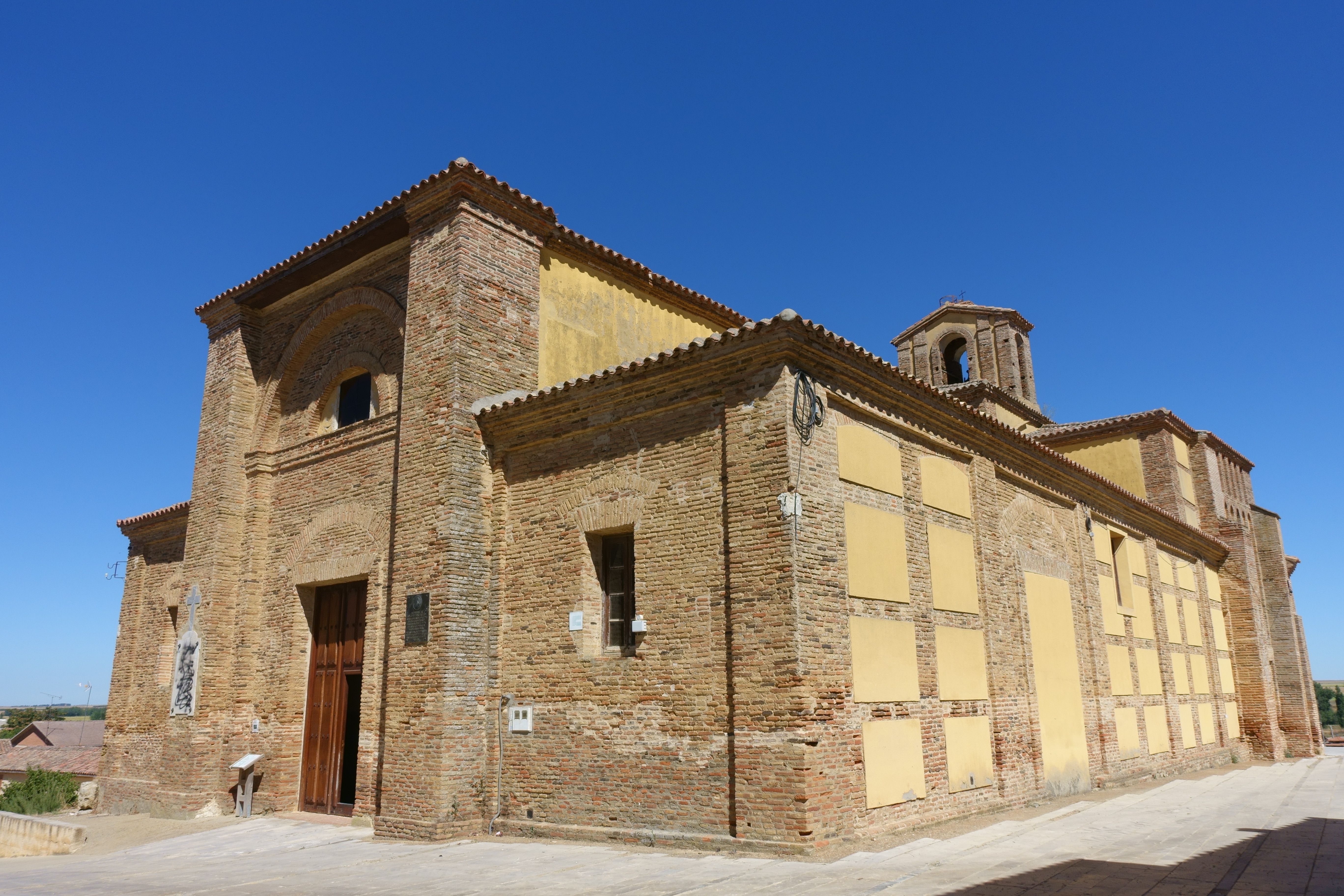 Iglesia de San Gervasio y Protasio, en Santervás de Campos. De Rodelar - Trabajo propio, CC BY-SA 4.0, https://commons.wikimedia.org/w/index.php?curid=72201298
