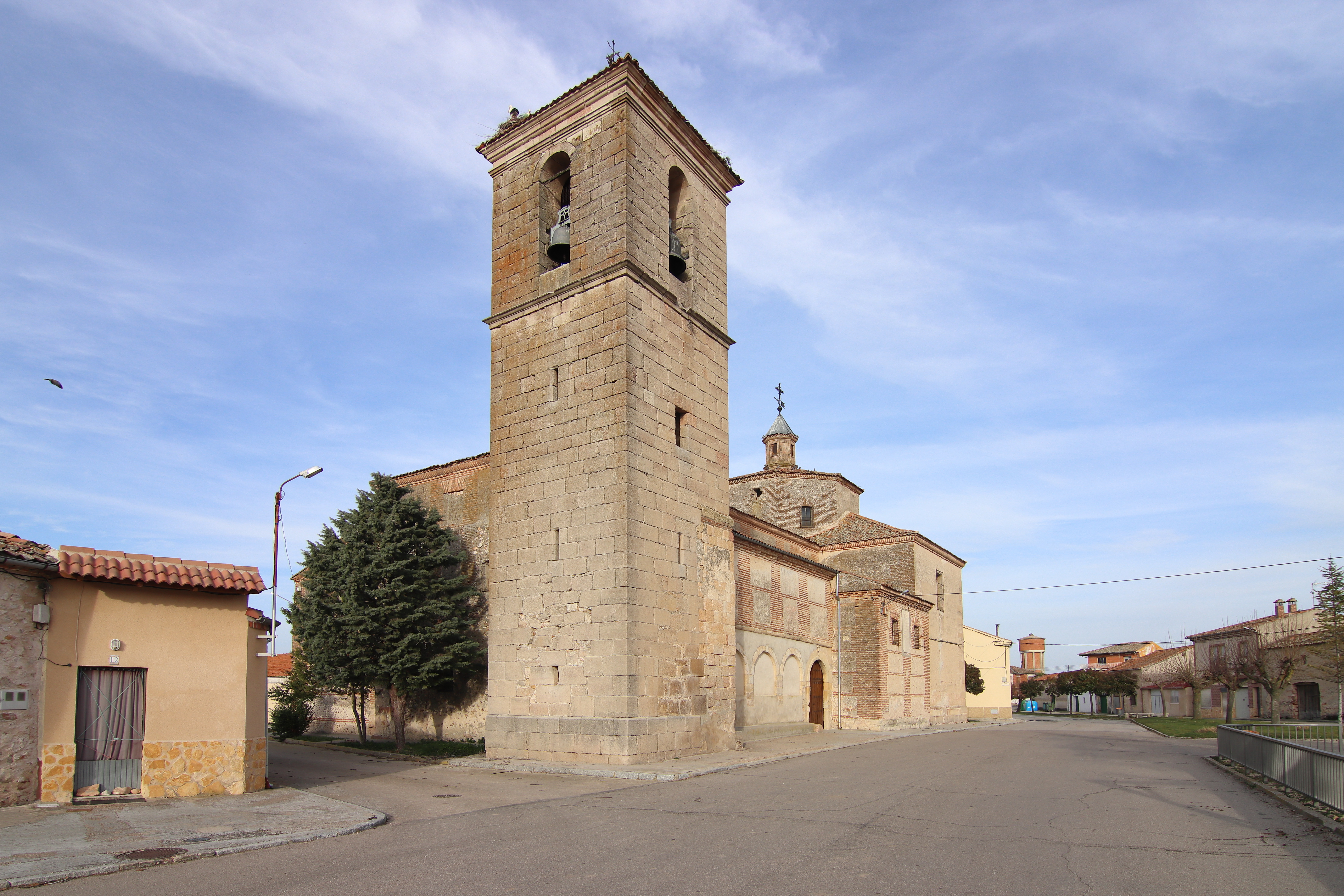 Iglesia de San Pedro Apóstol, Sauquillo de Cabezas. De Malopez 21 - Trabajo propio, CC BY-SA 4.0, https://commons.wikimedia.org/w/index.php?curid=87722409