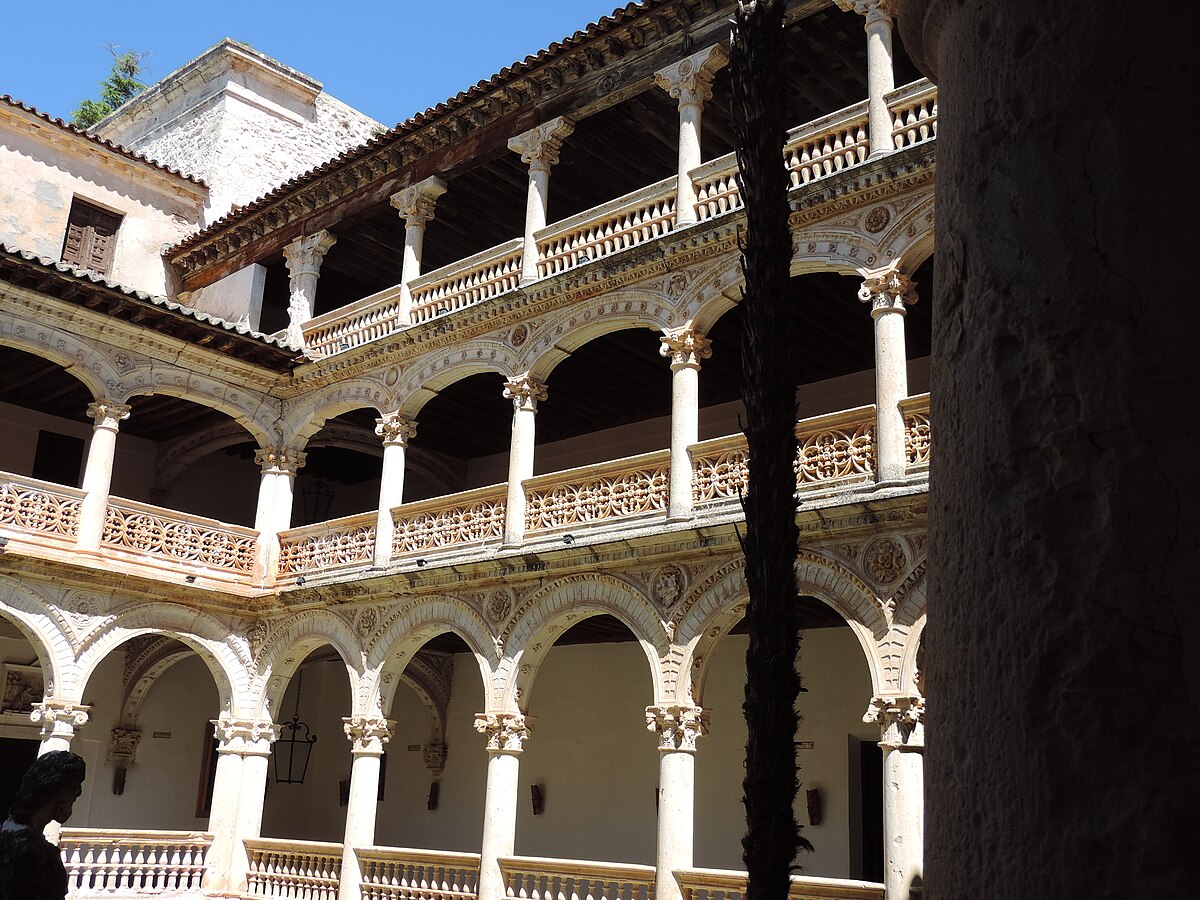 Claustro del monasterio de San Bartolomé de Lupiana. Fuente: Wikicommons.