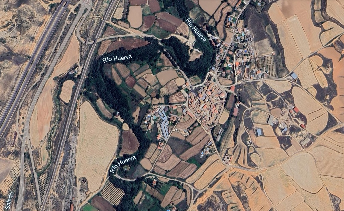 Vista aérea de Mozota y del meandro del río Huerva (Fuente: Google Earth).