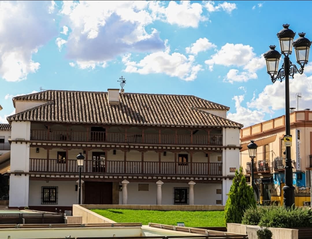Tomelloso. Antigua Posada de los Portales, junto al Ayuntamiento. Fotografía de Á. Lara Romero.