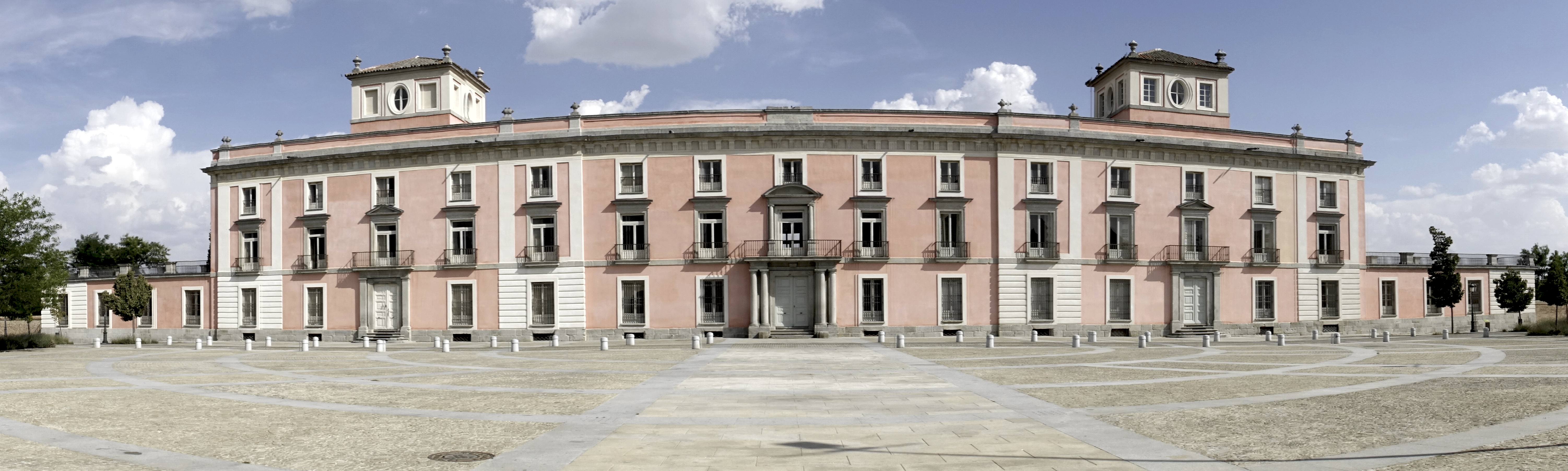 Palacio del infante D. Luis Antonio de Borbón, Boadilla del Monte. Por FDV - Trabajo propio, CC BY-SA 4.0, https://commons.wikimedia.org/w/index.php?curid=71556289