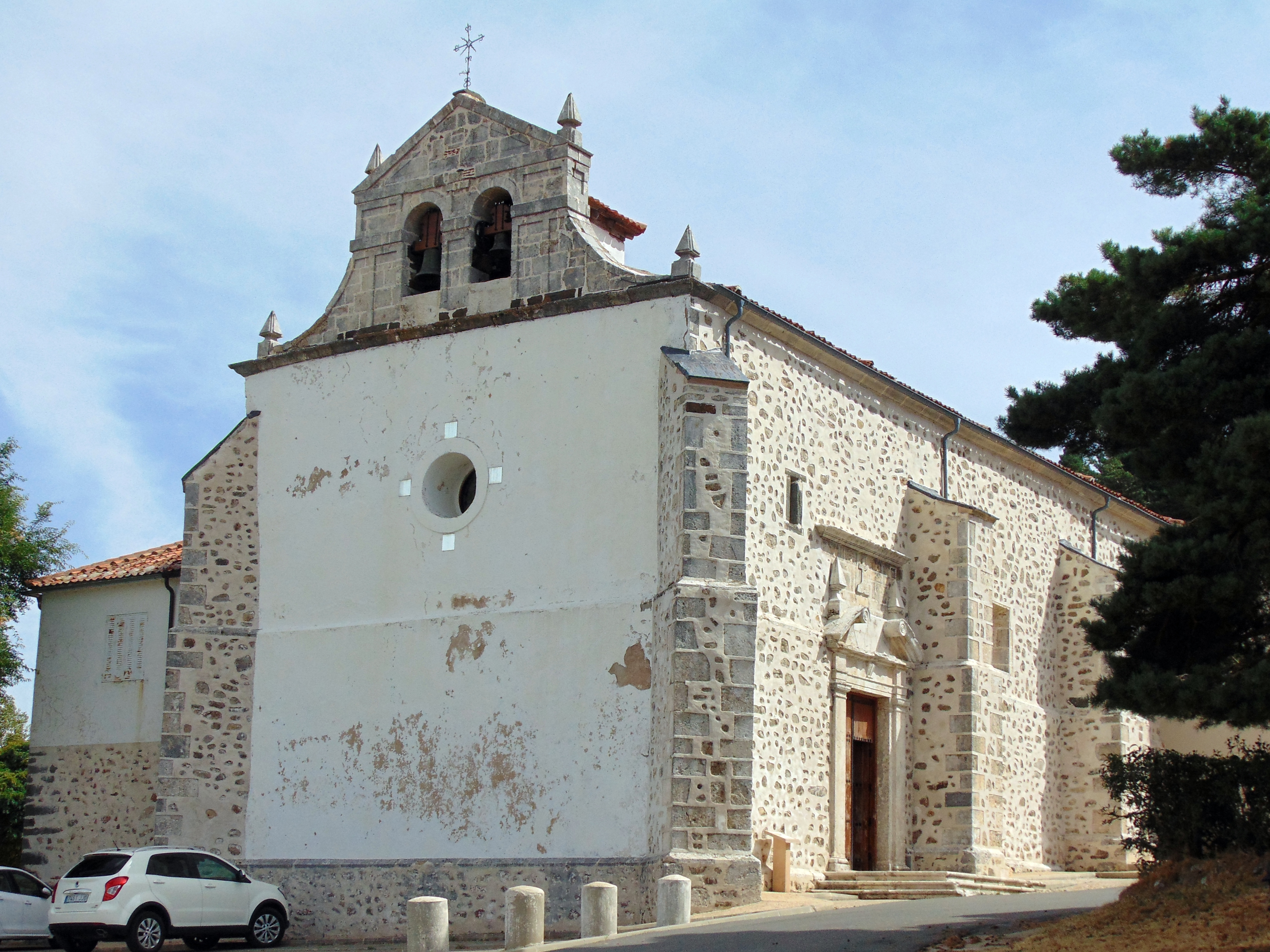 Ermita de la Virgen de Hontanares (Riaza, Segovia). Fuente Wikicommons: Josep Maria Viñolas Esteva - Trabajo propio, CC BY-SA 4.0, https://commons.wikimedia.org/w/index.php?curid=72946382