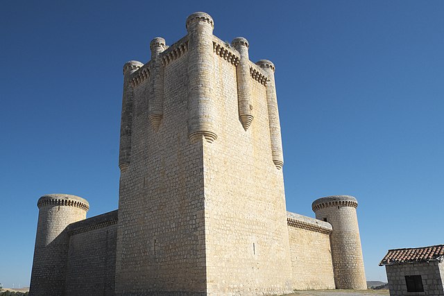 Castillo de los Enríquez, en Torrelobatón. Wikicommons.