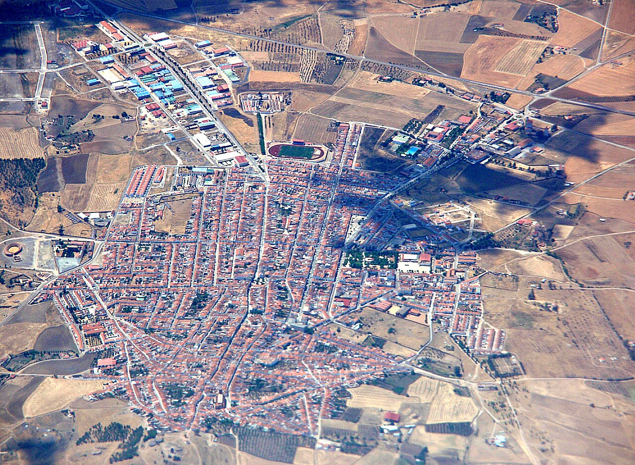 Vista aérea de Azuaga. Autoría de la imagen: Jose A. - Flickr, CC BY 2.0, https://commons.wikimedia.org/w/index.php?curid=150634800