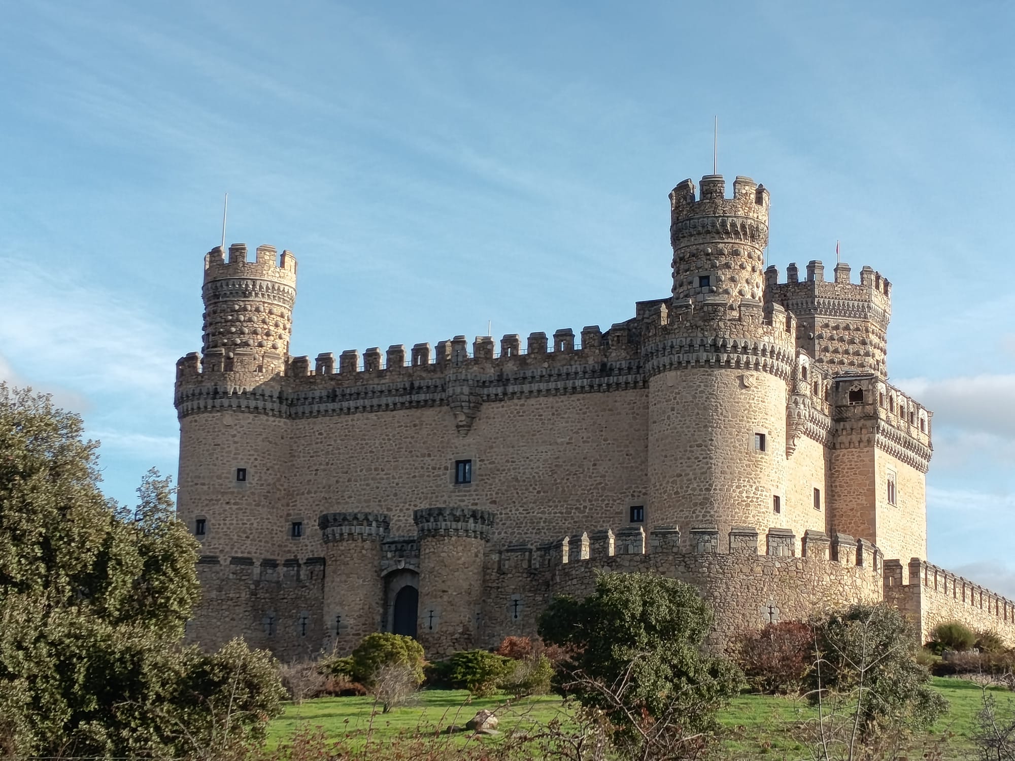 Castillo (nuevo) de los Mendoza, en Manzanares el Real. Foto del autor (septiembre 2024).