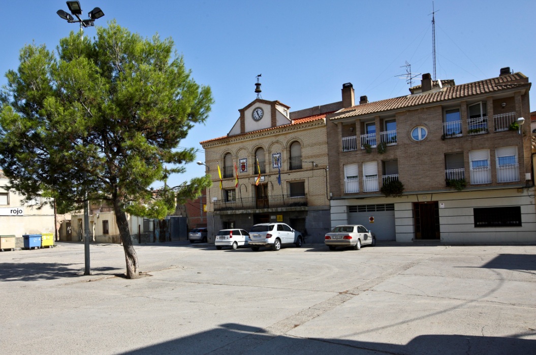 Ayuntamiento de Boquiñeni en plaza España (Fuente: https://www.turismodearagon.com/).