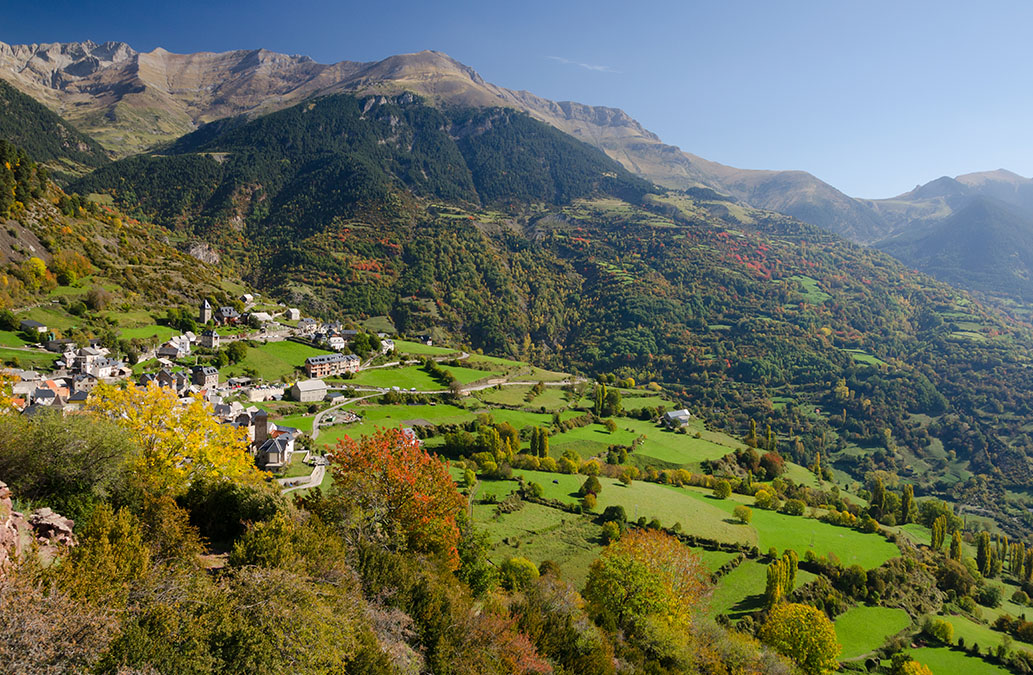 Vista panorámica de Gistaín en el Valle de Gistáu (Fuente: https://www.baldechistau.net/).